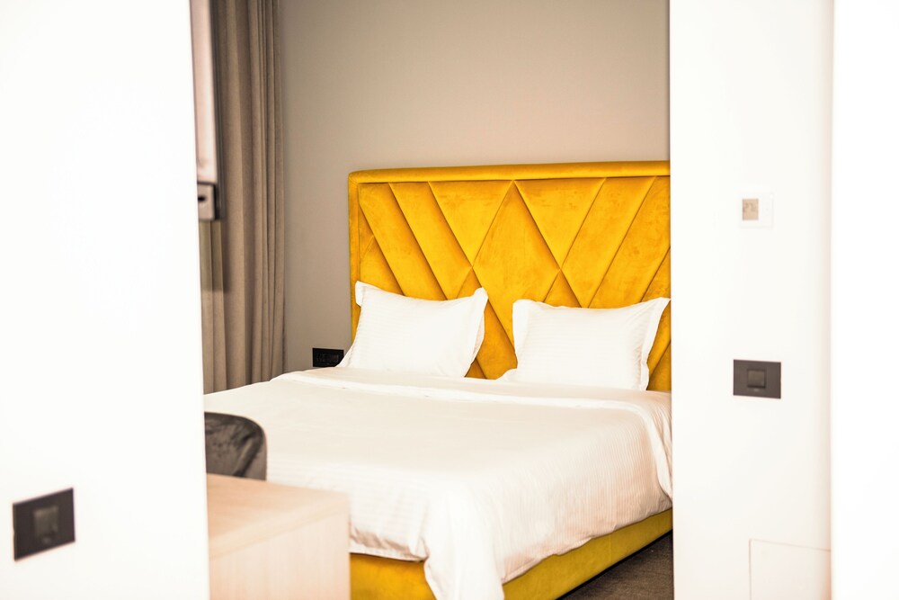 

Palermo - Bucarest - CM111Apparthotel