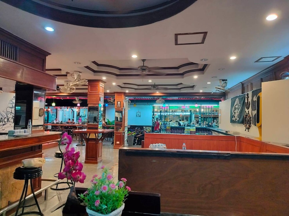 

Roma - Patong Beach - Phuket Suite Hotel