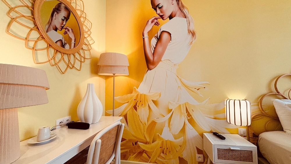 

Verona - Thiais - Le Glam's Hotel