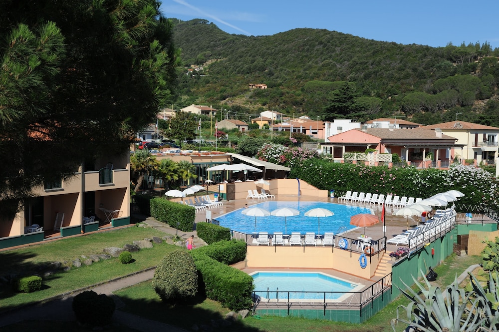 

Milano - Campo nell'Elba - Hotel Residence Isola Verde