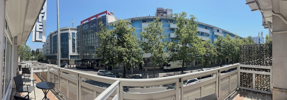 

Milano - Podgorica - Hotel Bojatours