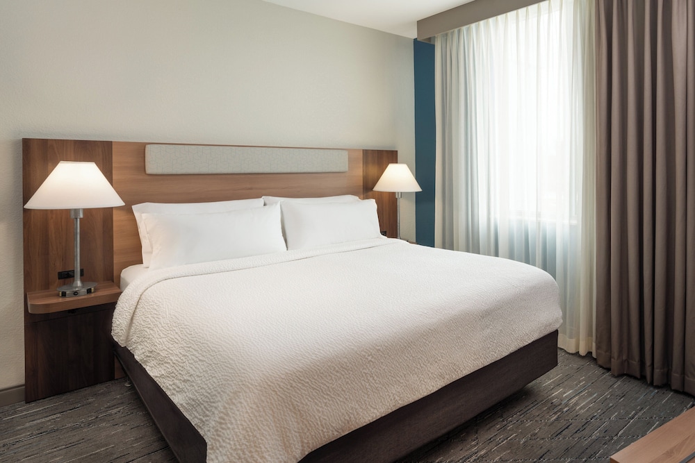 

Roma - South Miami - Holiday Inn Express Miami Airport-Blue Lagoon Area, an IHG Hotel