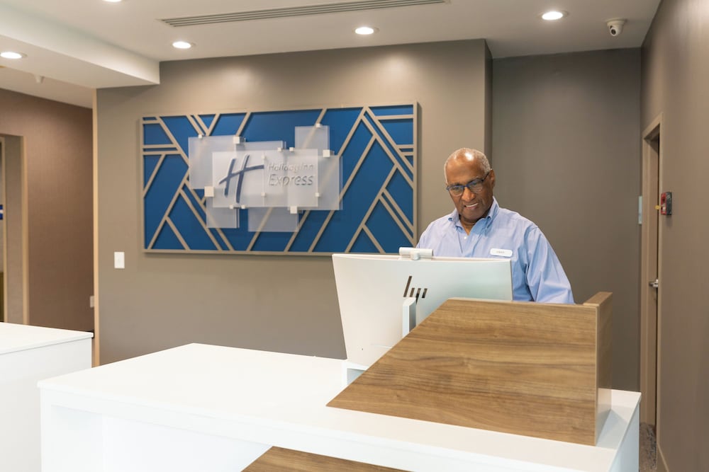 

Roma - South Miami - Holiday Inn Express Miami Airport-Blue Lagoon Area, an IHG Hotel