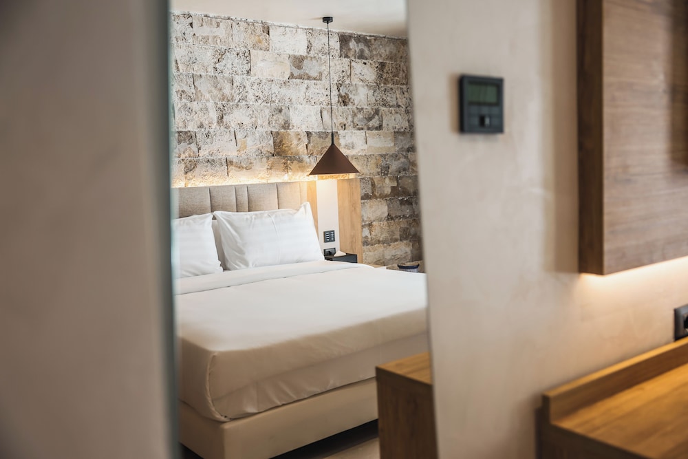 

Milano - Dhërmi - Drymades Inn Resort
