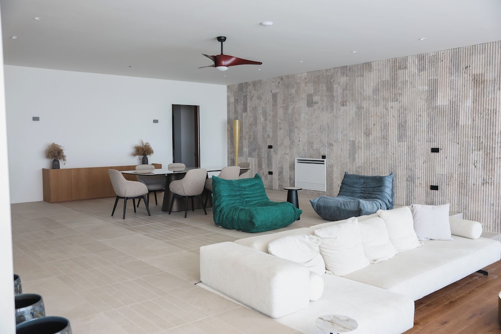 

Lamezia Terme - Dhërmi - Drymades Inn Resort