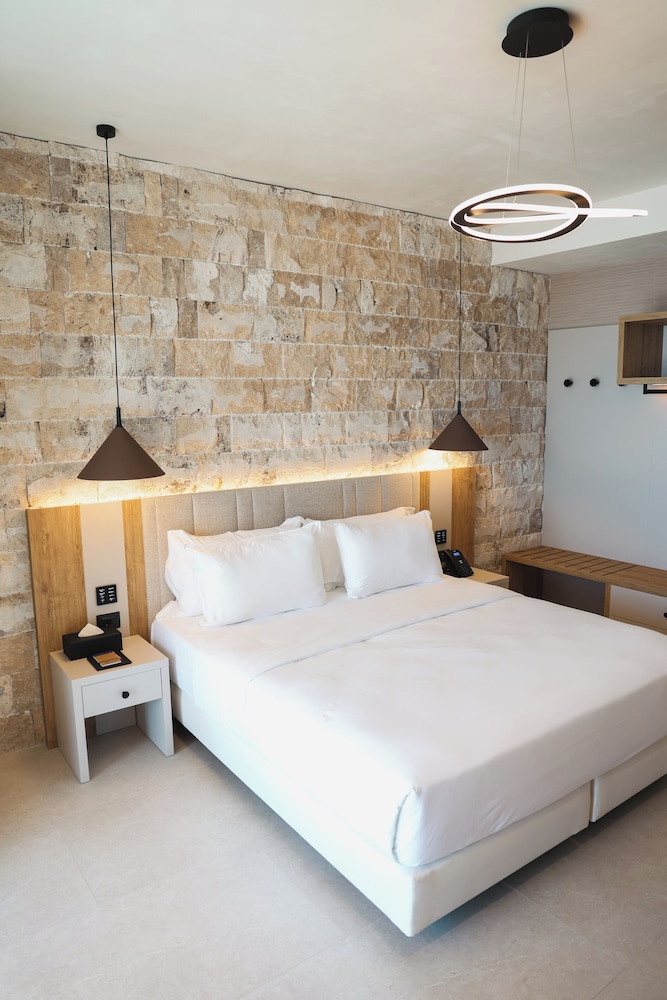 

Roma - Dhërmi - Drymades Inn Resort