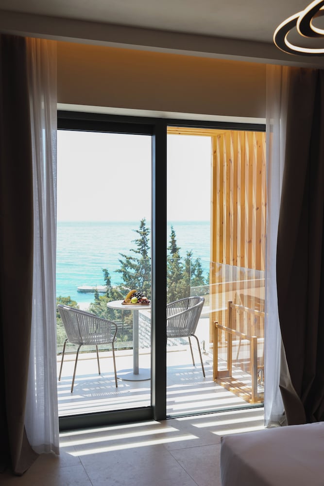 

Brindisi - Dhërmi - Drymades Inn Resort