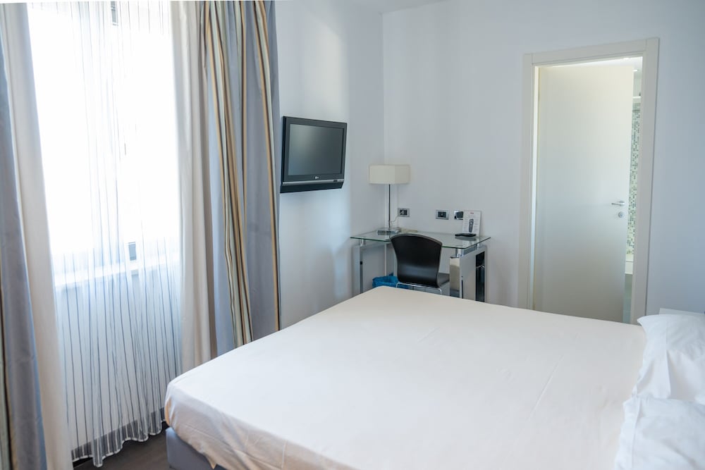 

Milano - Cirò Marina - Hotel Napoleon