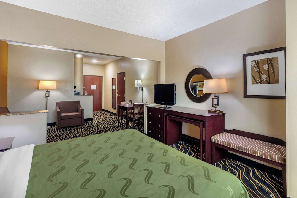 

Milano - Addison (TX) - Quality Suites Addison-Dallas