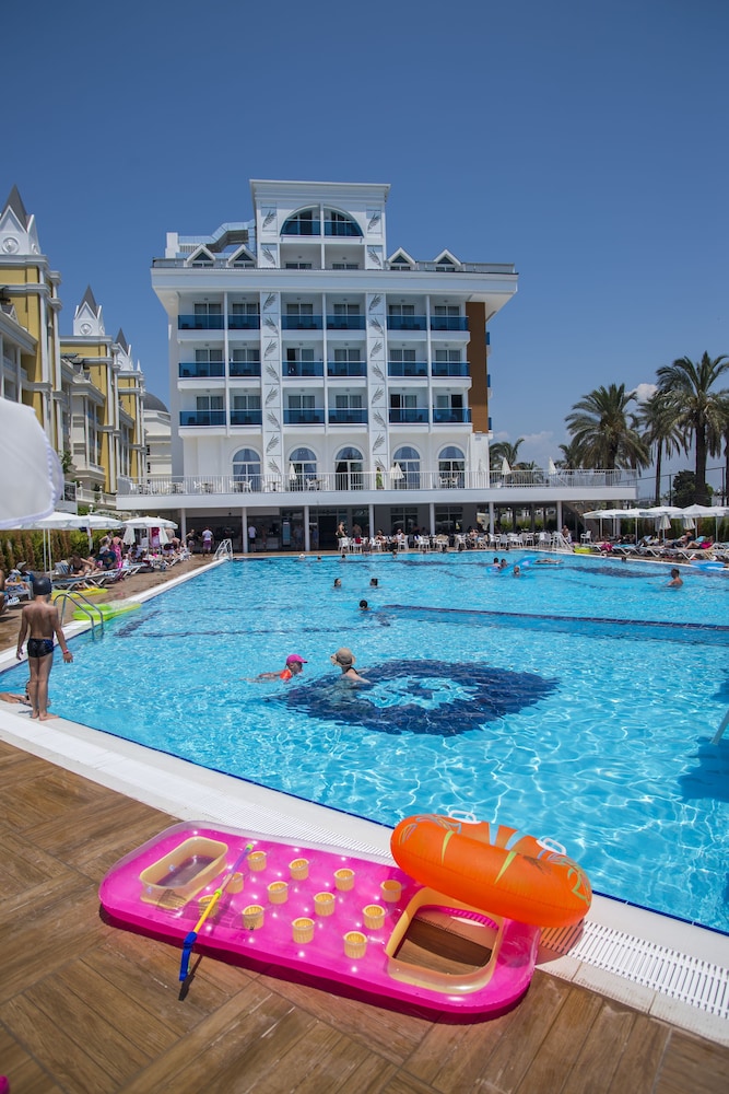 

Milano - Manavgat - Palm World Side Resort & SPA