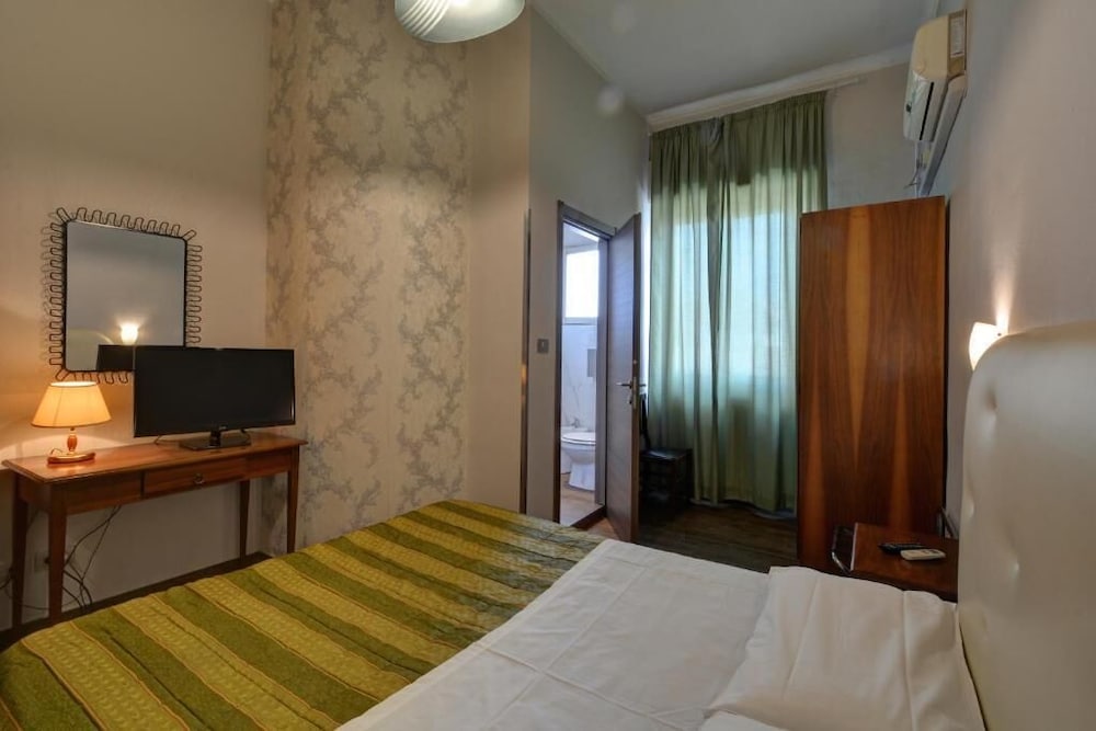 

Brindisi - Collegno - Hotel Universo