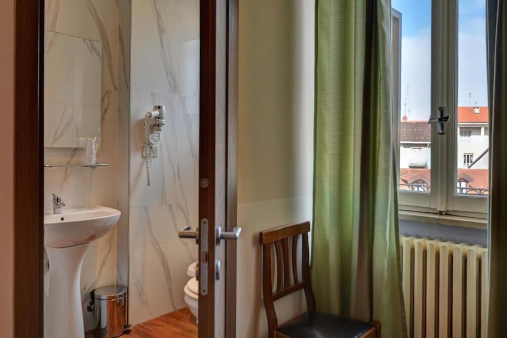 

Napoli - Venaria Reale - Hotel Universo