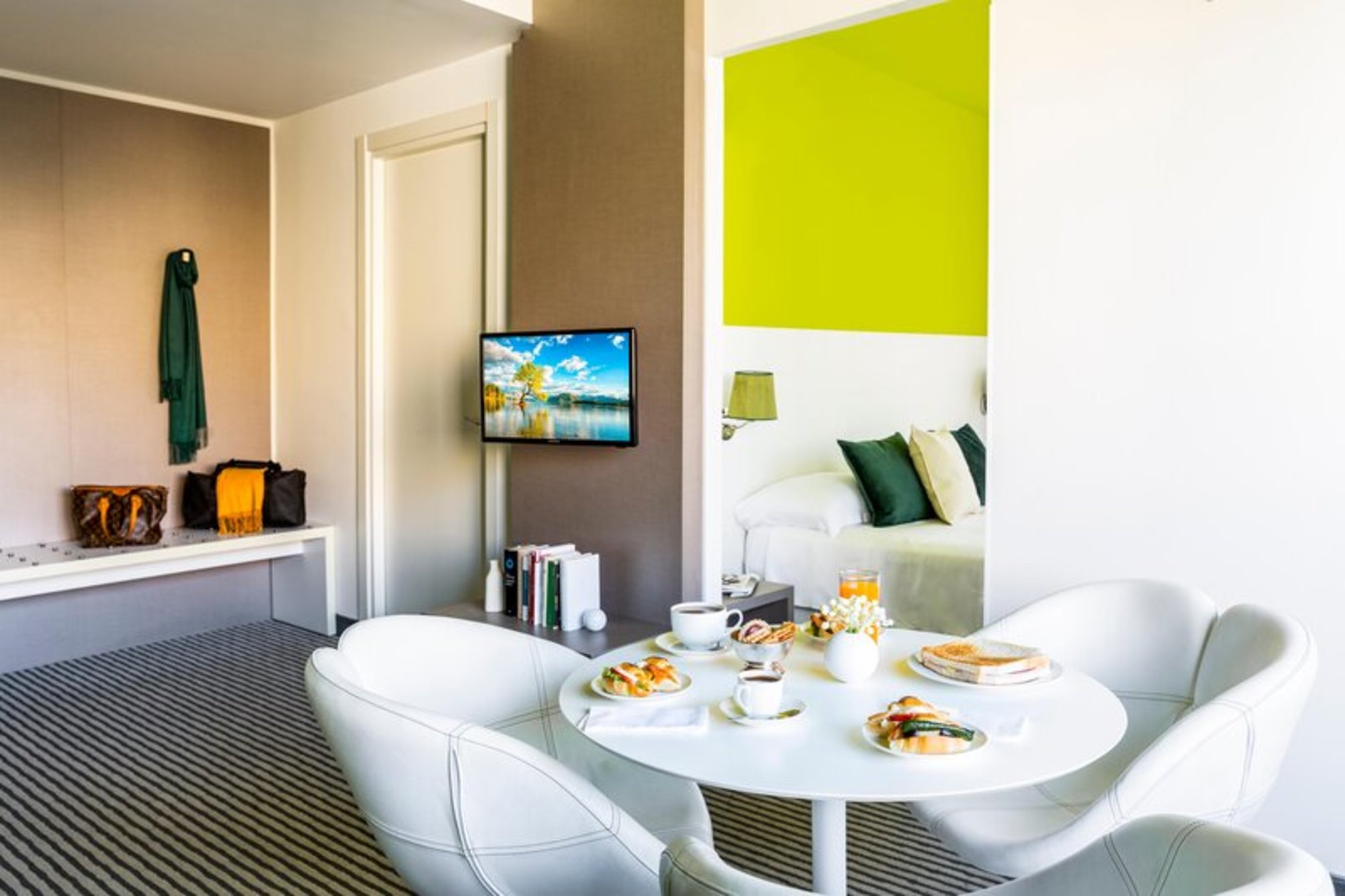 

Milano - Mostacciano - The Caesar Hotel Roma