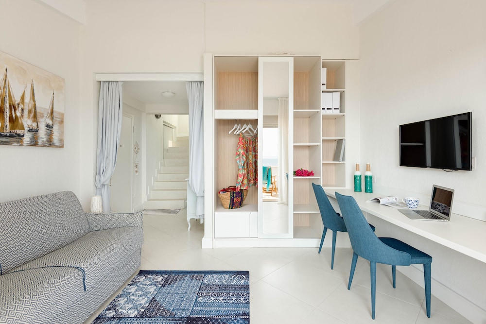

Milano - Lagomandra - Akti Elia Villas Beachfront Chalkidiki