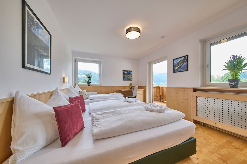 

Lamezia Terme - Zell am See - Platzhirsch - Hotel & Restaurant