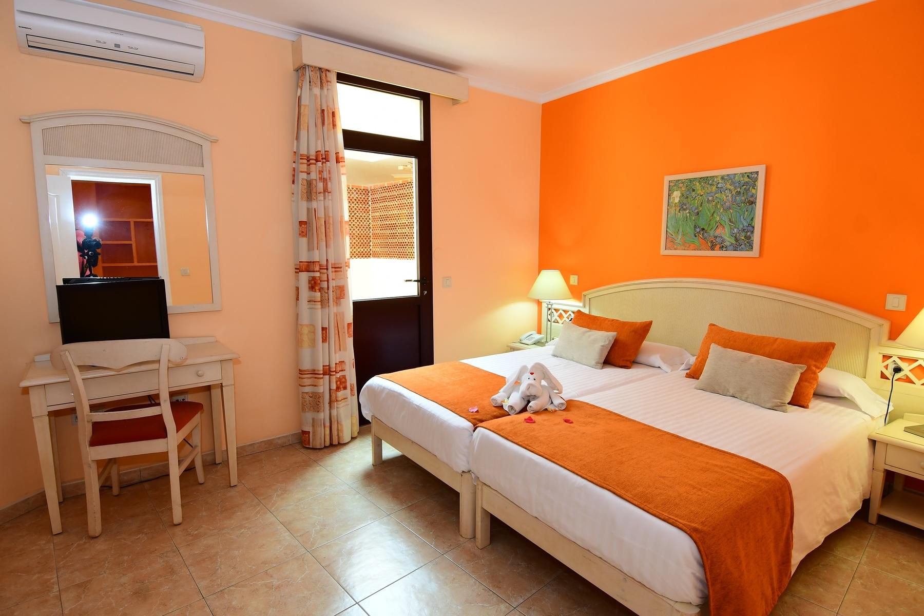 

Bari - Esquinzo - Villamar Hotel