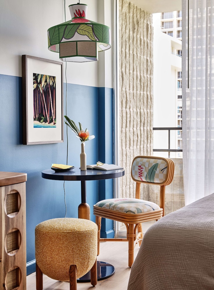 

Roma - Honolulu - Wayfinder Waikiki - Voted Top 10 Best Hotels in Hawaii!