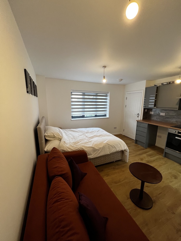 

Milano - Enfield - The Barrington Hotel