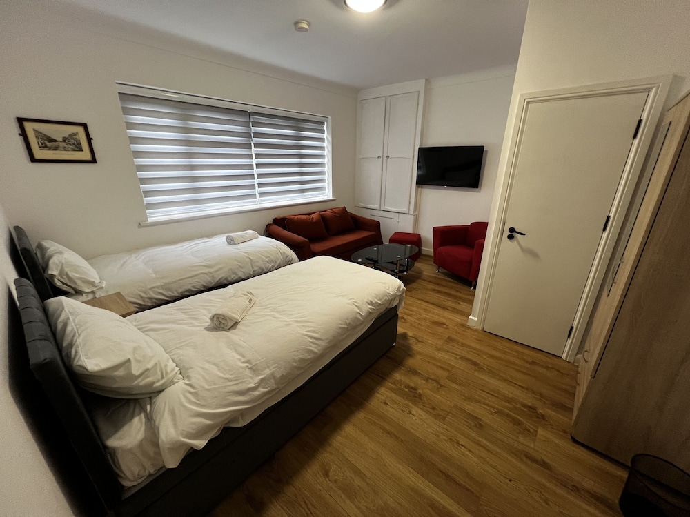 

Pescara - Enfield - The Barrington Hotel