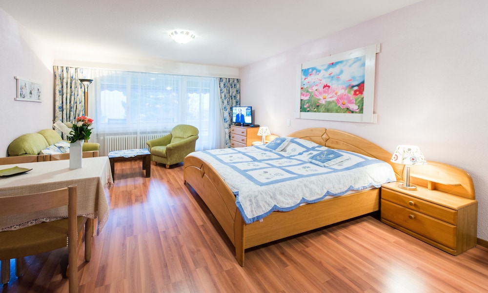 

Catania - Blatten bei Naters - Badehotel Salina Maris – Wellness & Vintage