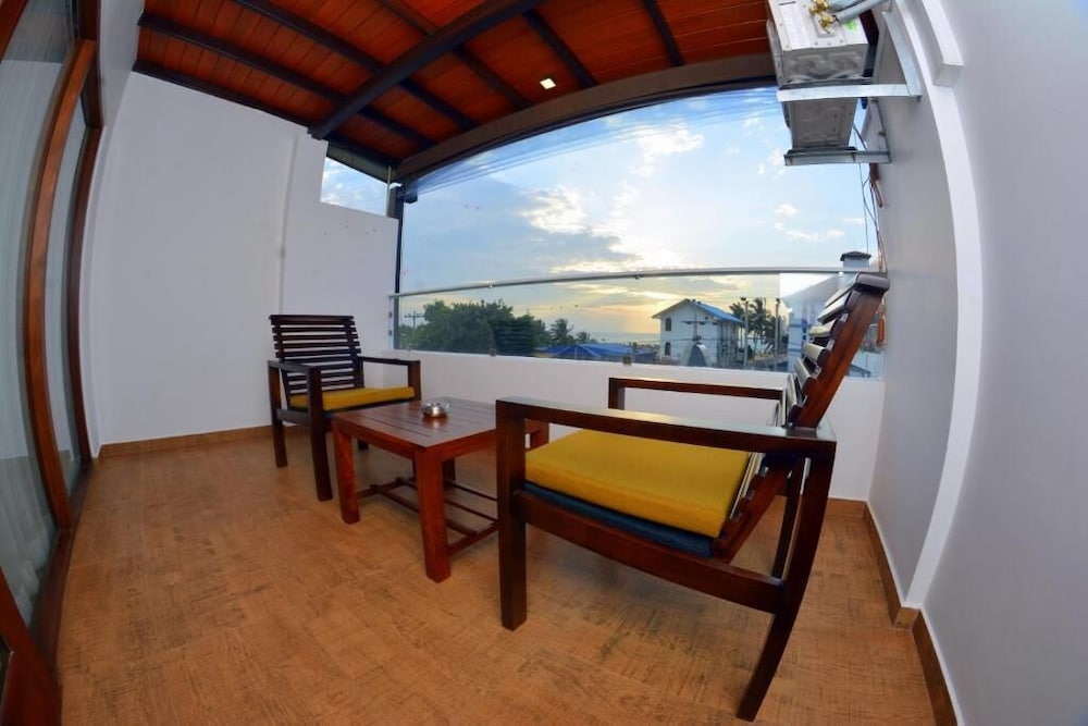 

Roma - Negombo - Beach Corridor Hotel & Spa