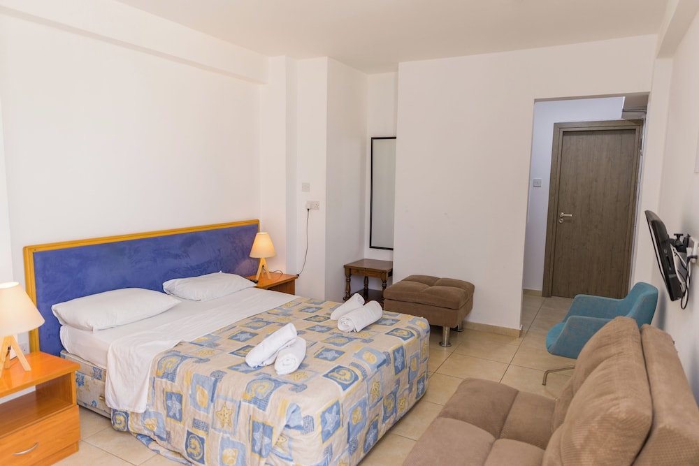 

Milano - Paphos - Alecos Hotel Apartments