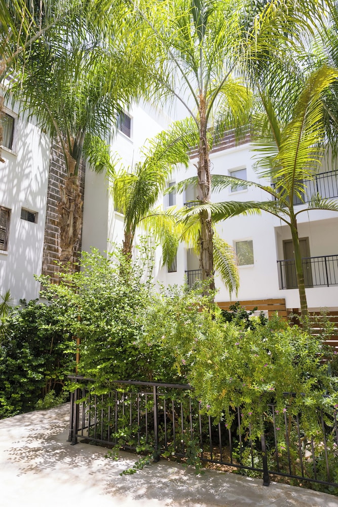 

Milano - Paphos - Alecos Hotel Apartments