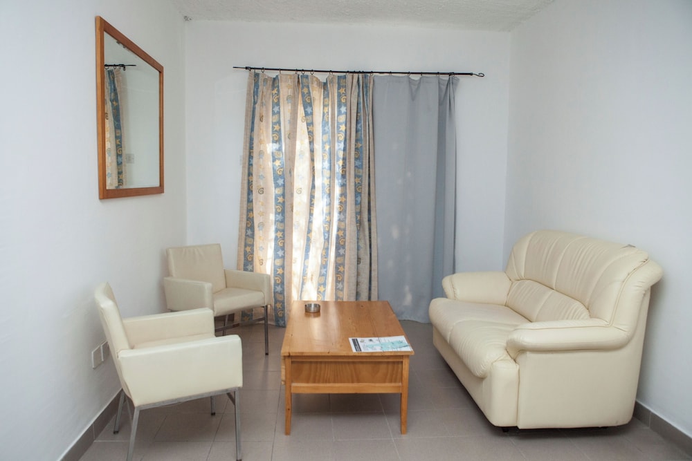 

Verona - Paphos - Alecos Hotel Apartments