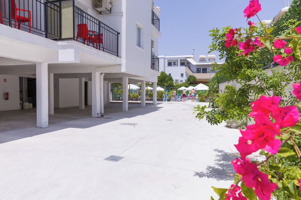 

Roma - Paphos - Alecos Hotel Apartments