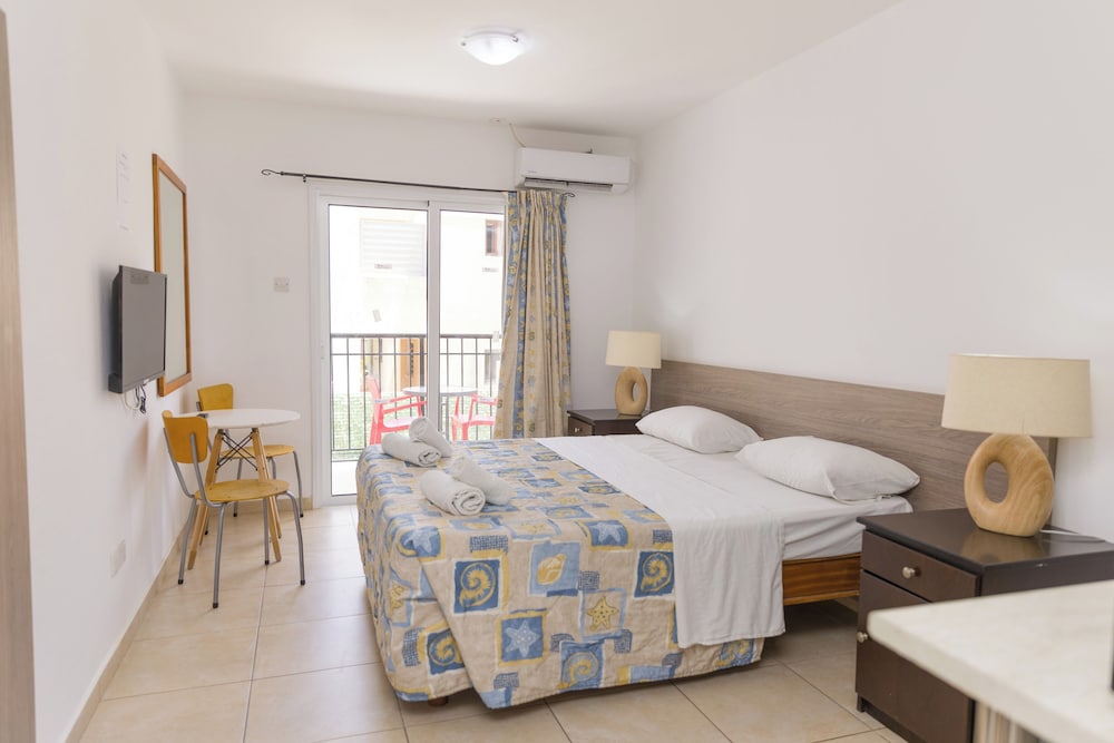 

Milano - Paphos - Alecos Hotel Apartments