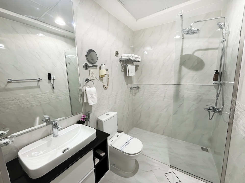 

Bari - Dubai - Fortune Hotel Deira