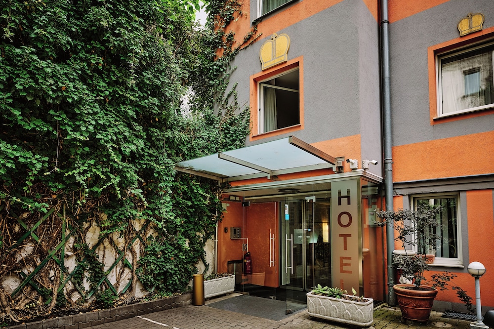 

Olbia - Vienna - Hotel Deutschmeister