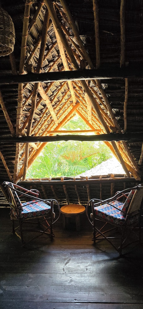 

Catania - Matemwe - Salama & Mbuyuni Bungalows