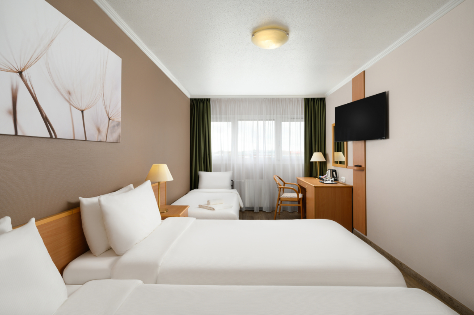 Superior triple room