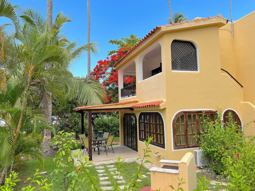 

Verona - Bávaro - TROPICAL VILLAS playa LOS CORALES