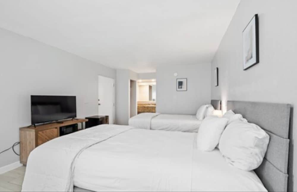 

Roma - Fort Lauderdale - Hotolos Hollywood