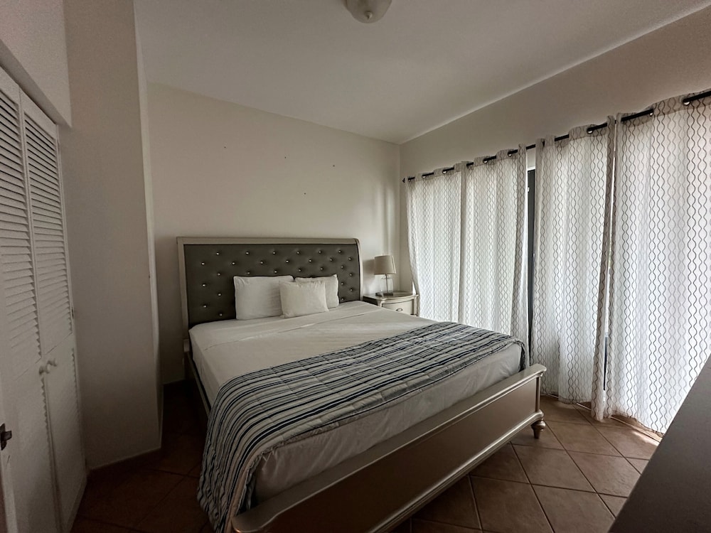 

Milano - Surfside - Casablanca miami beach
