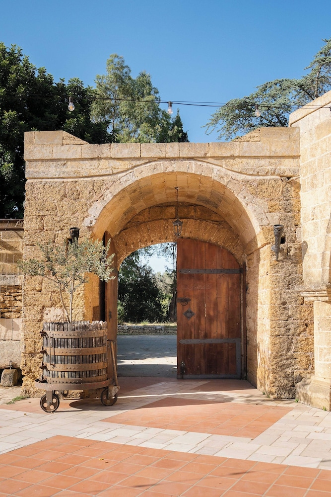 

Milano - Mesagne - Antica Masseria Martuccio