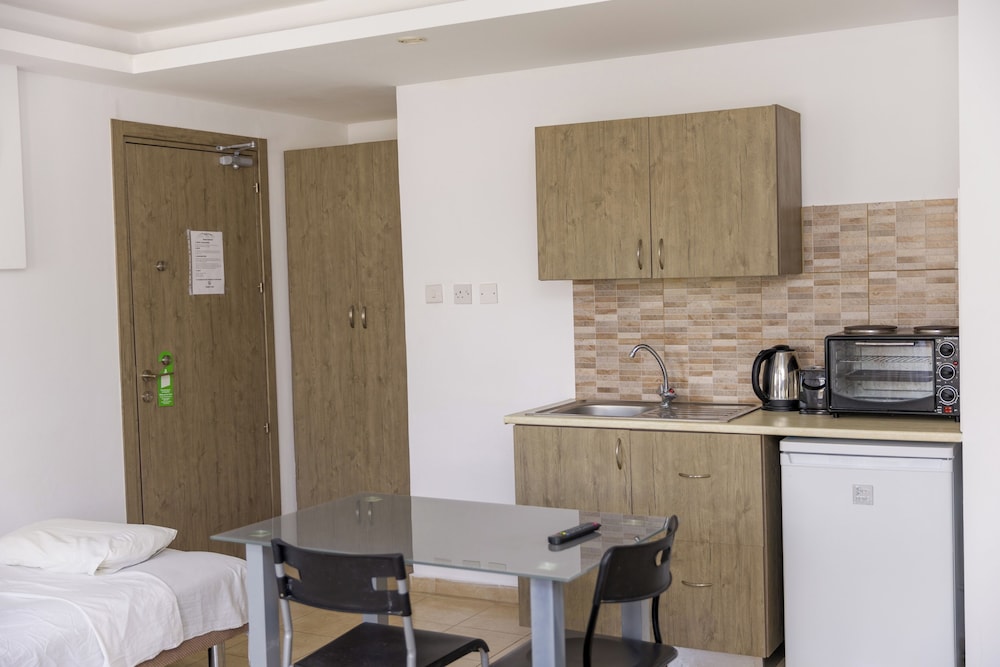 

Milano - Paphos - Alecos Hotel Apartments