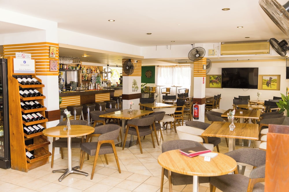 

Milano - Paphos - Alecos Hotel Apartments