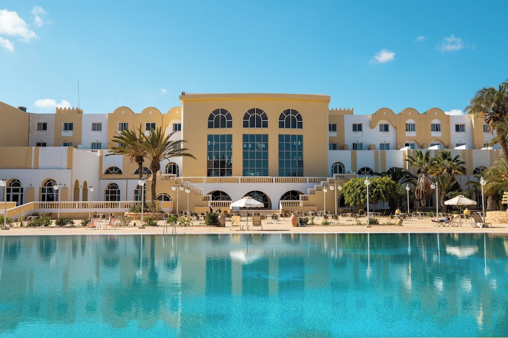 

Milano - Aghīr - Djerba Castille
