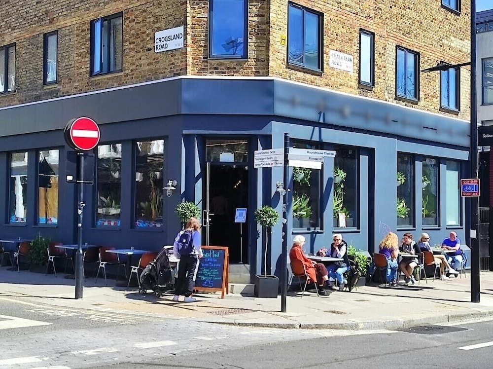 

Brindisi - Londra - The Camden Town Hotel