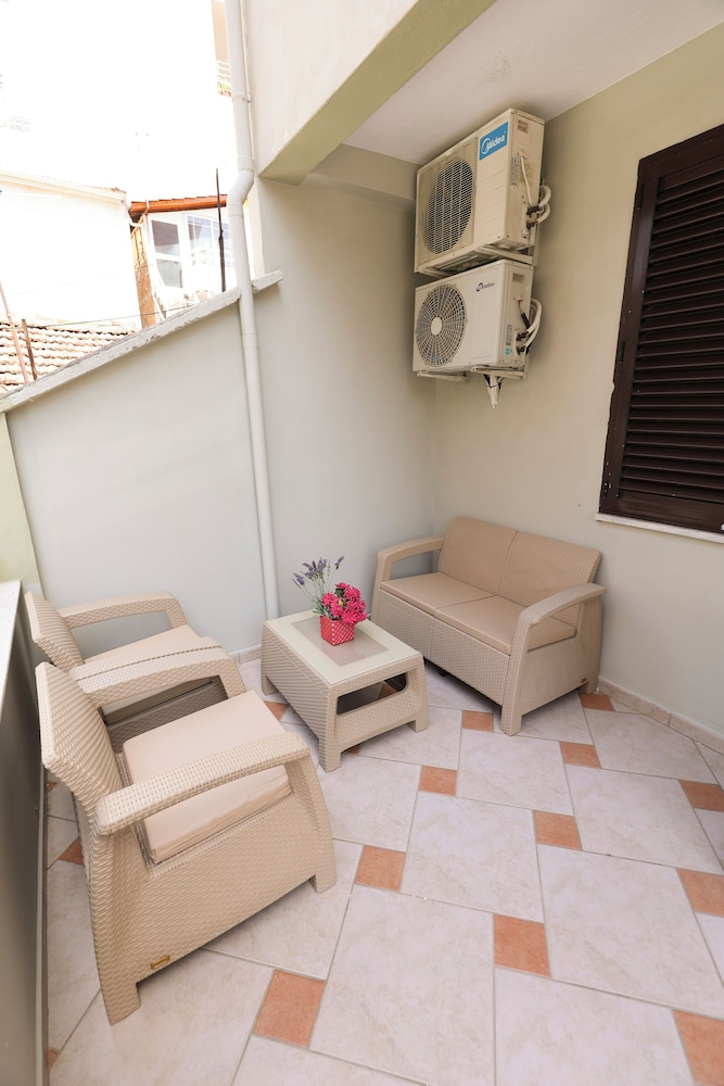 

Brindisi - Tirana - Emar Hotel