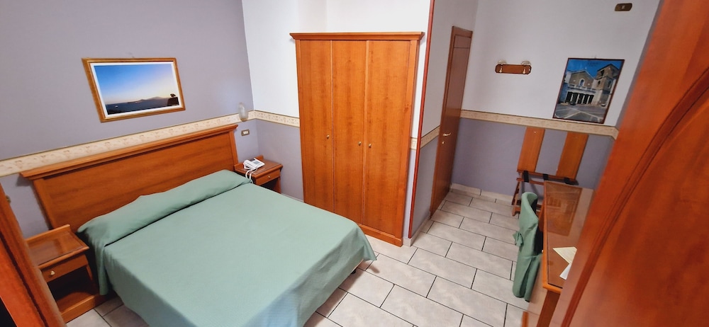 

Milano - Qualiano - Hotel Lento