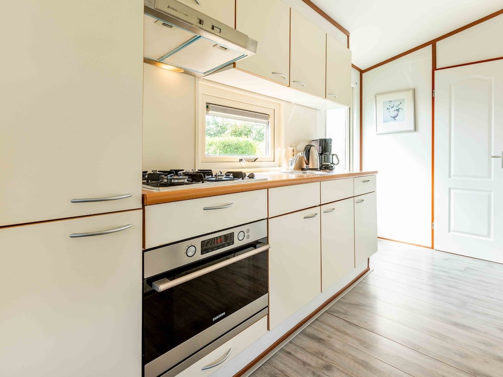 

Roma - Alkmaar - Neat Chalet With Microwave Near the Beach in Egmond