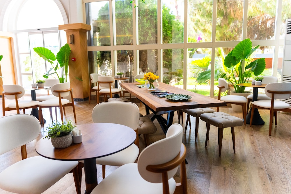 

Catania - Konyaalti - Rose Garden Premium Hotel