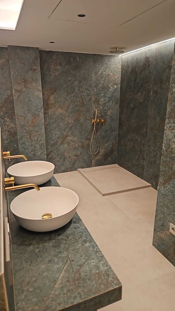 

Bari - Elche - Hotel YIT Ciudad de Elche