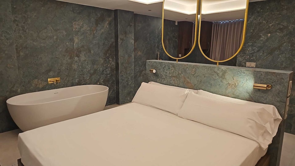 

Lamezia Terme - Elche - Hotel YIT Ciudad de Elche