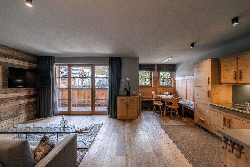 

Roma - Badia, Trentino-Alto Adigio - Sportony Mountain Lodges