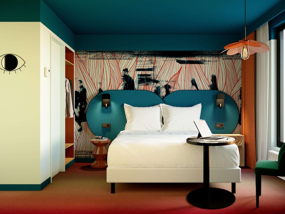 

Napoli - Levallois-Perret - Ibis Styles Paris Batignolles